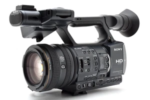 [MINT w/Hood] Sony HDR-AX2000 HD AVCHD Professional Camcorder Video Camera JAPAN - Picture 1 of 13
