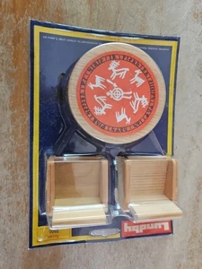 Mesa y sillas de madera vintage Lundby para casa de muñecas habitación infantil NUEVO SELLADO - Imagen 1 de 4