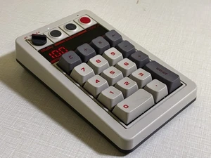 8BitDo Retro 18 Mechanical Numpad w/ Calculator Mode Bluetooth 2.4G Wired - Picture 1 of 7