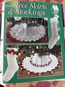 Baumröcke & Strümpfe gehäkelt Glocken Lebkuchen Junge Schneeflocken Weihnachtsstern Kiefer - Bild 1 von 2