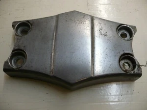 KAWASAKI 86-03 ZG1200 B VOYAGER XII FRONT FENDER FORK BRACE MOUNT OEM - Picture 1 of 10