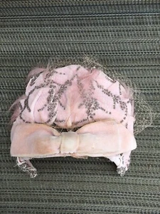 Cappello vintage anni 50 in velluto con perline, piume e rete rosa favoloso - Foto 1 di 3