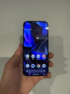 Google Pixel 9 Pro 128 Go 16 Go RAM Obsidienne 6,3 pouces débloqué tout opérateur - Photo 1 sur 8