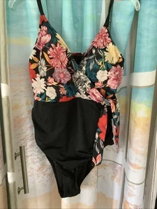 Time & Tru Size XL(16-18)Womens Black Floral Wireless Padded One Piece Swimsuit - Picture 1 of 3