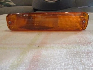 KOITO #210-21453 ISUZU PASSENGER RIGHT SIDE OEM BUMPER TURN SIGNAL LIGHT LAMP - Picture 1 of 3