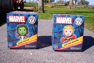 Funko Marvel Collectors Corps Exclusivo Capitana Marvel y She-Hulk Misterio Mini - Imagen 1 de 7