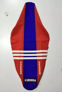 Funda Asiento Gas MC 65 2024 - 2025 TLD BARCIA ROJO AZUL BLANCO COSTILLA LOGO - Imagen 1 de 2