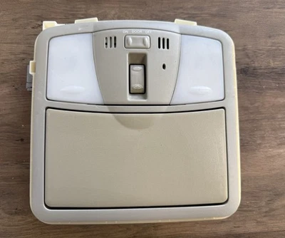 Infiniti G35 G37 Q40 2007-2015 sedán OEM domo superior luz mapa 26430-JK060 Foto 1 de 4