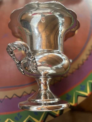 Cubo de champán vintage TOWLE plato de plata con borde floral-con inserto de cubo de hielo Foto 1 de 4