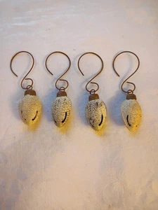 4 Vintage Weihnachtsschmuck Glühbirne Glocken Metall weiß braun/Aufhänger 2,2" L - Bild 1 von 8