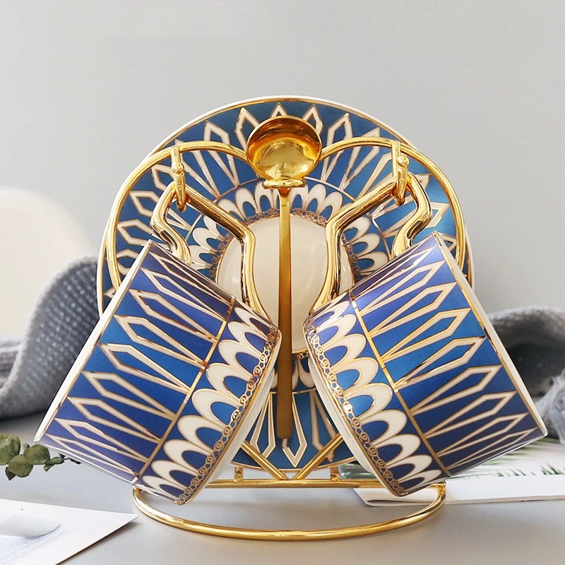 Juego de tazas de café de cerámica europea con soporte para cuchara platillo juego de té de la tarde taza Foto 1 de 1