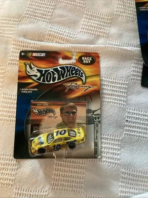 Hot Wheels NASCAR Race Day Scott Riggs #10 Nesquik Ford 1:64 Diecast Mattel 2000 - Image 1 of 4