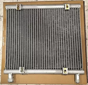 CONDENSATORE AC adatto per KUBOTA KX080-3, KX121, KX121-3, KX161-3-OEM # T1065-72220 - Foto 1 di 2