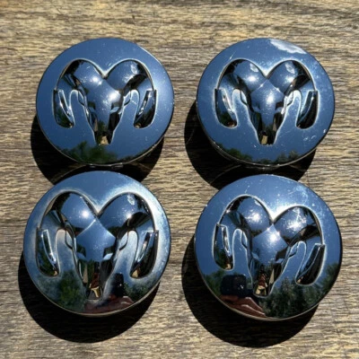 Juego de 4 tapas centrales Dodge RAM Durango Dakota, cromo 1995-2017, pieza # 05290814AA Foto 1 de 4