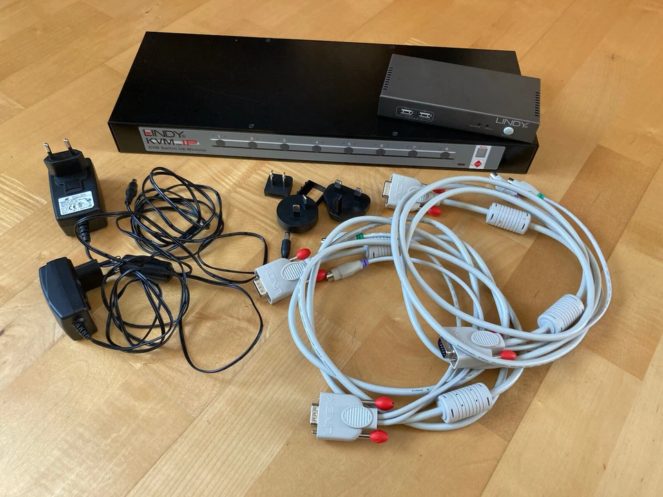 Assmann DIGITUS Modularer KVM Switch 8-port