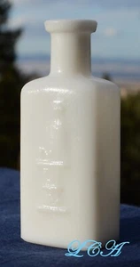 ANTIGUO blanco OWL DRUG Co botella de vidrio de leche tamaño más pequeño BLANCO PURO botella de vidrio - Imagen 1 de 4