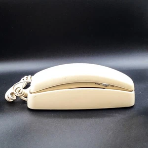 Vintage Lucent Technologies Trimline 210 Beige Tan Touch Tone Push Button Phone - Picture 1 of 3