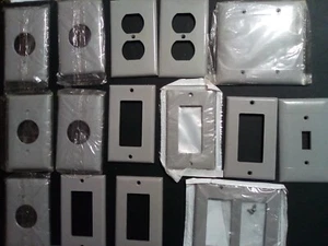 15 STÜCK ELEKTRISCHE ABDECKPLATTEN, FARBE GRAU - Bild 1 von 6