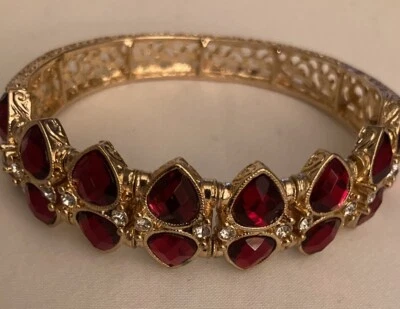 Pulsera Bisel Elástico Cristal Rojo Rubí Tono Dorado Bling Calidad Corazones Foto 1 de 4