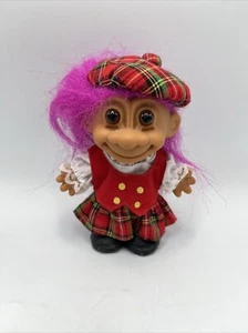 Vintage Russ Scotland Troll Doll TROLLS AROUND THE WORLD  Magenta Hair 5” - Picture 1 of 3