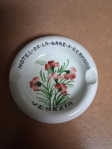 Vintage Hotel De La Gate Venezia 4" Handpainted Pottery Ashtray w/Floral Design - Picture 1 of 4