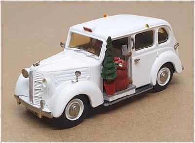 Model Road Replicas 1/43 Scale MRR1B - 1958 Austin FX3D Christmas Taxi - White - Image 1 of 4