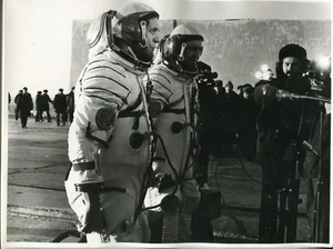 photo USSR space program SOYUZ 28 Union SALUT Astronaut Cosmonaut Gubarev Remek - Picture 1 of 3