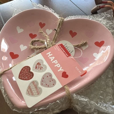 "Platos en forma de corazón de San Valentín 7"" nuevos" Foto 1 de 4