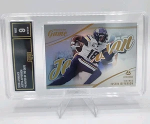2025 Luminance Justin Jefferson Nomi del Gioco Custodia Hit SSP GMA Graded Mint 9 - Foto 1 di 3