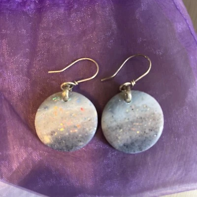 Серьги-диски из смолы цвета крапчатого неба ручной работы - Изображение 1 из 3