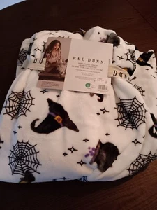 Rae Dunn Halloween Blanket Witch Hat, Shoes, Cauldron And Spider Web NWT! - Picture 1 of 6