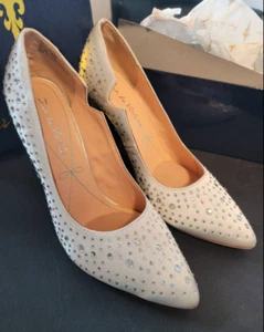Pour La Victoire Wedding Shoes 8 White Satin Rhinestone Heels “I DO” Blue Bridal - Picture 1 of 8