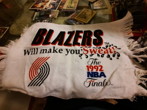 PORTLAND TRAILBLAZERS TOWEL FROM 1992 NBA FINALS GAME  BRAND NEW Cover