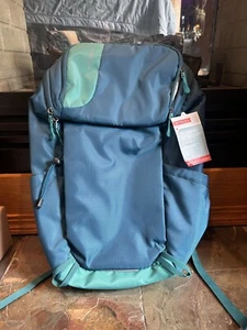 EMBARK ~ Teal/Green ~ Daypack ~ 20 x 12 x 7 ~ 6.6 Gallon (25L) ~ Lightweight - Picture 1 of 6