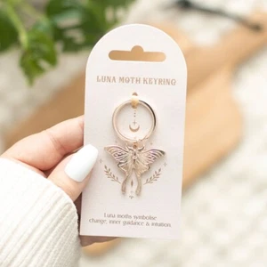 Light Luna Moth Keyring - Picture 1 of 1