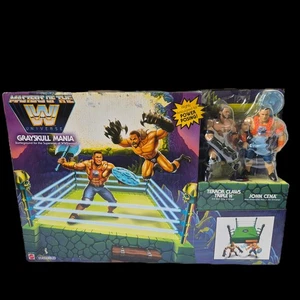 NUOVO CON SCATOLA ~ GREYSKULL MANIA 14" WRESTLING RING (2) FIGURE, TRIPLE H & JOHN CENA ~GIOCATTOLI - Foto 1 di 9