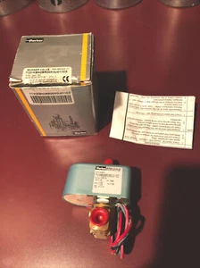 New Parker 7131KBN2BROOM2J011C2 Skinner Solenoid Valve 1/4” NPT 24v DC W/ Manual - Picture 1 of 15