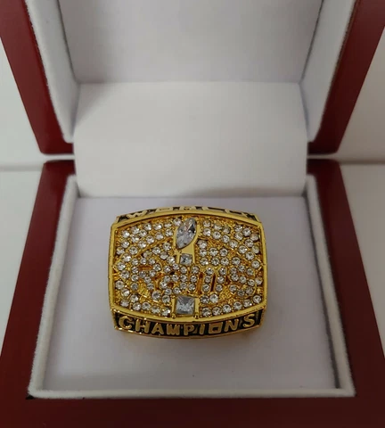 Kurt Warner - 1999 St Louis Rams Super Bowl Ring With Wooden Display Box Cover