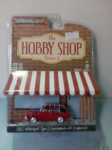 GREENLIGHT 1/64 - THE HOBBY SHOP 1962 VW TYPE 3 SQUAREBACK W/SURFB. - SERIE FILM - Imagen 1 de 1