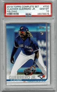 2019 Topps Complete Set Fielding #700 Vladimir Guerrero Jr. Gem Mint PSA 10 RC - Bild 1 von 1