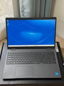 Dell Latitude 3550 Copilot/ i5 1335u/16GB RAM/512SSD/15.6" FHD /Intel iris XeGPU - Picture 1 of 8
