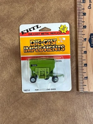 ERTL 1/64 Escala Parker Gravity Wagon #9214 Nuevo en Paquete Foto 1 de 4