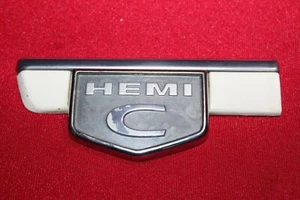 2005 2006 2007 Chrysler 300C Hemi C LEFT DRIVER Side Fender Emblem Badge OEM - Picture 1 of 2