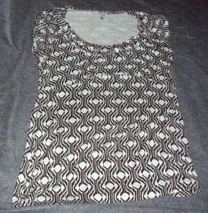 Banana Republic Women's Dark Brown and White Pattern T Shirt S Small - Picture 1 of 2