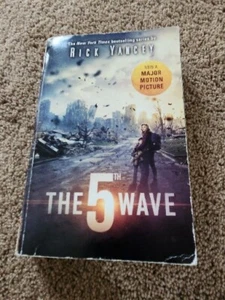Rick Yancey: The 5th Wave Paperback Book 2013 - Imagen 1 de 3