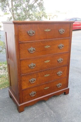 Cajonera alta roble tigre 1800 1837 Foto 1 de 4