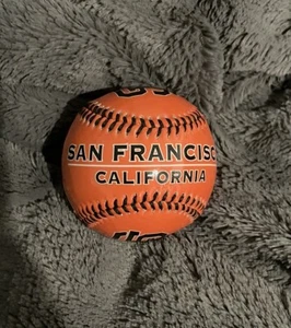 Béisbol de recuerdo naranja brillante y negro de los Gigantes de San Francisco California - Imagen 1 de 5