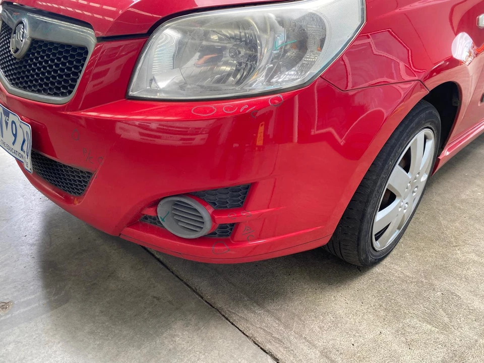 HOLDEN BARINA TK 12/2005-09/2011 LEFT FOGLAMP BLANKING PLATE - image 1 of 4