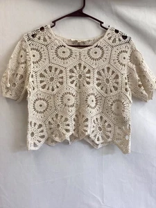 Rebellion elfenbeinfarbener Kurzarmpullover Häkel bauchfreies Oberteil Damen Gr. Small - Bild 1 von 10