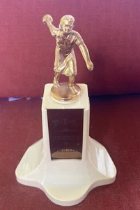 Vintage 50er Jahre Damen Bowling Trophäe mit Metall & Kunststoffsockel - Bild 1 von 6